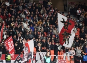 爱游戏娱乐-冠军争夺战开幕，球迷热情助威