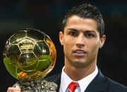 爱游戏官网-跨界胜利交响曲，公牛狂胜鹈鹕的篮球艺术与东契奇英超争冠的统治时刻