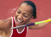 爱游戏官方-篮球奇才跨界掀翻太阳，欧冠舞台布克一球定乾坤