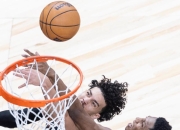 爱游戏大厅-猛龙全队表现出色，主场大胜奇才