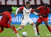 爱游戏官方-包含拜仁慕尼黑实力雄厚，击败对手奋力一搏取胜的词条