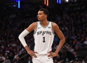 爱游戏体育-马刺队队员表现稳定，领跑西部赛区