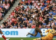 爱游戏入口-曼联不敌桑德兰，英超冠军悬念再起