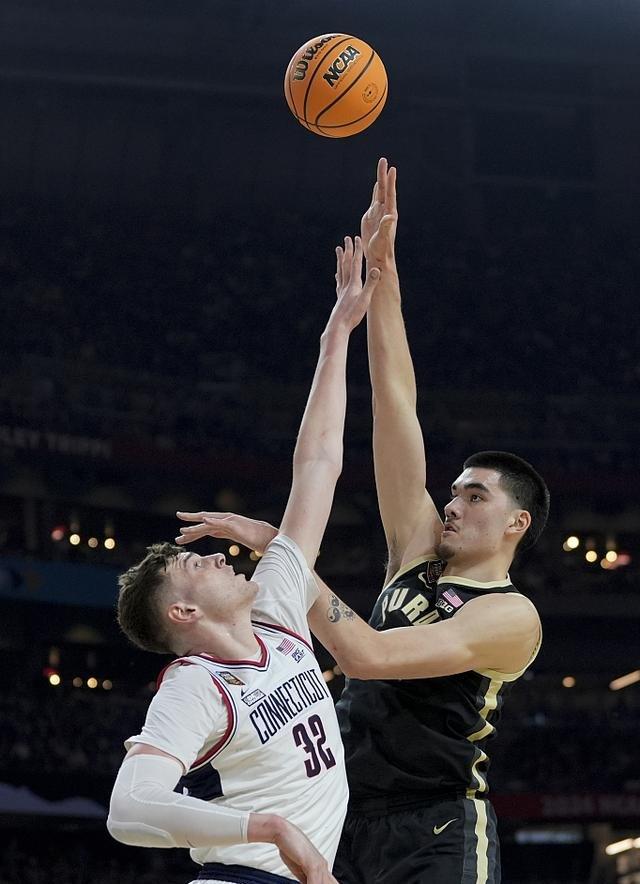 波兰篮球明星在NCAA联赛大放异彩 波兰篮球明星在NCAA联赛大放异彩