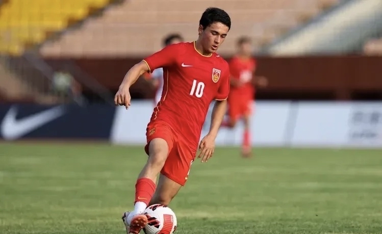 关于完整报道一支球队在亚洲俱乐部足球比赛中的亮眼表现的信息 关于完整报道一支球队在亚洲俱乐部足球比赛中的亮眼表现的信息