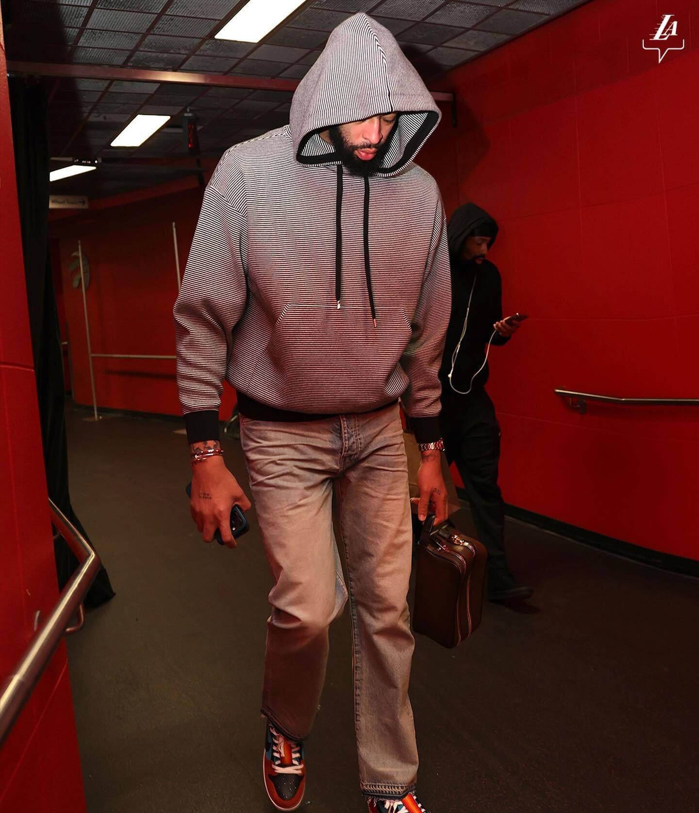 猛龙队斗志高昂不畏强敌锐意夺冠的简单介绍 猛龙队斗志高昂不畏强敌锐意夺冠的简单介绍