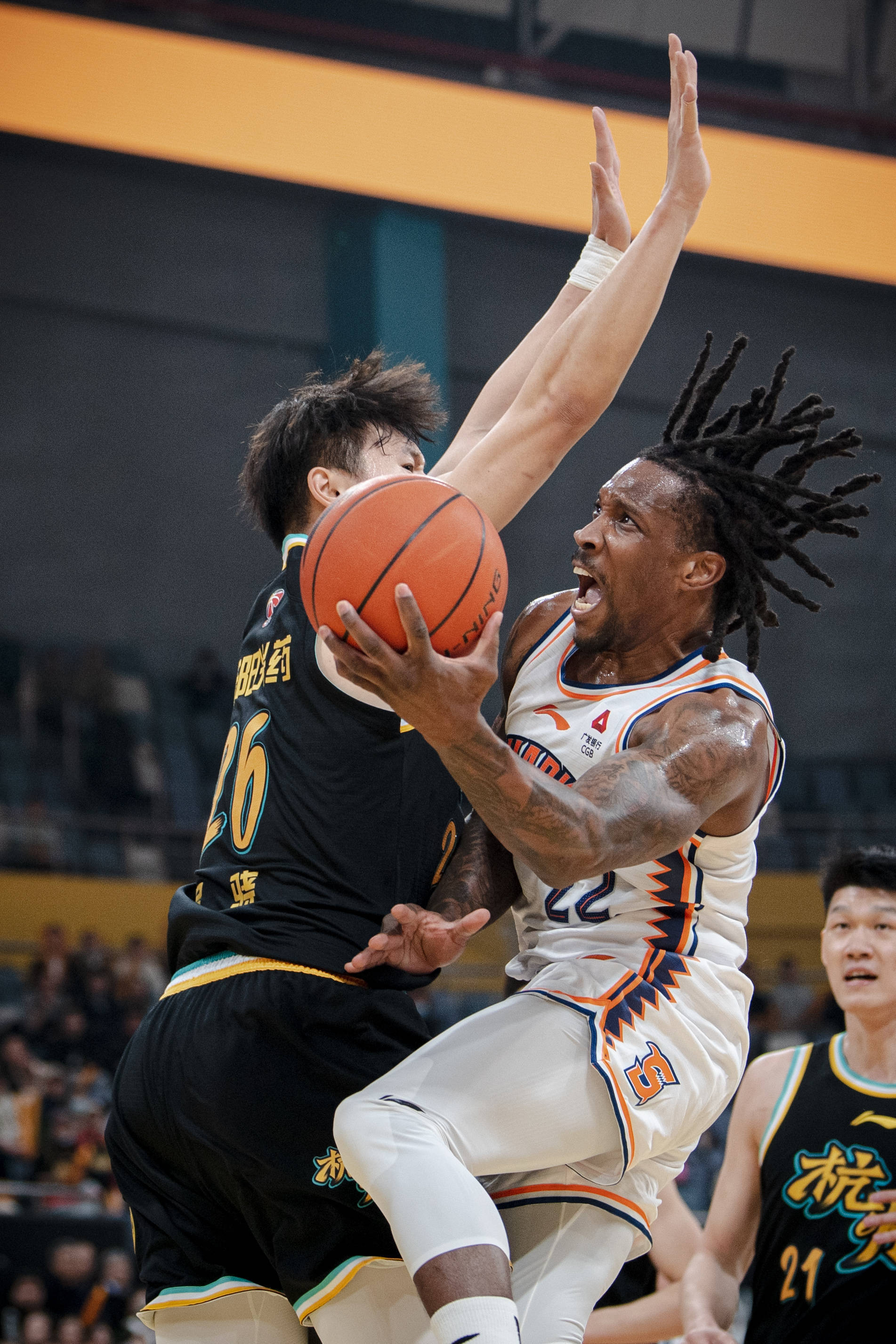 关于热闹CBA篮球赛事即将拉开帷幕，球迷翘首期待的信息