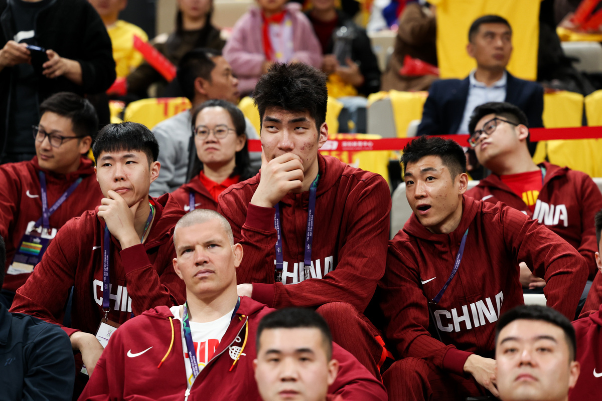 关于热闹CBA篮球赛事即将拉开帷幕，球迷翘首期待的信息