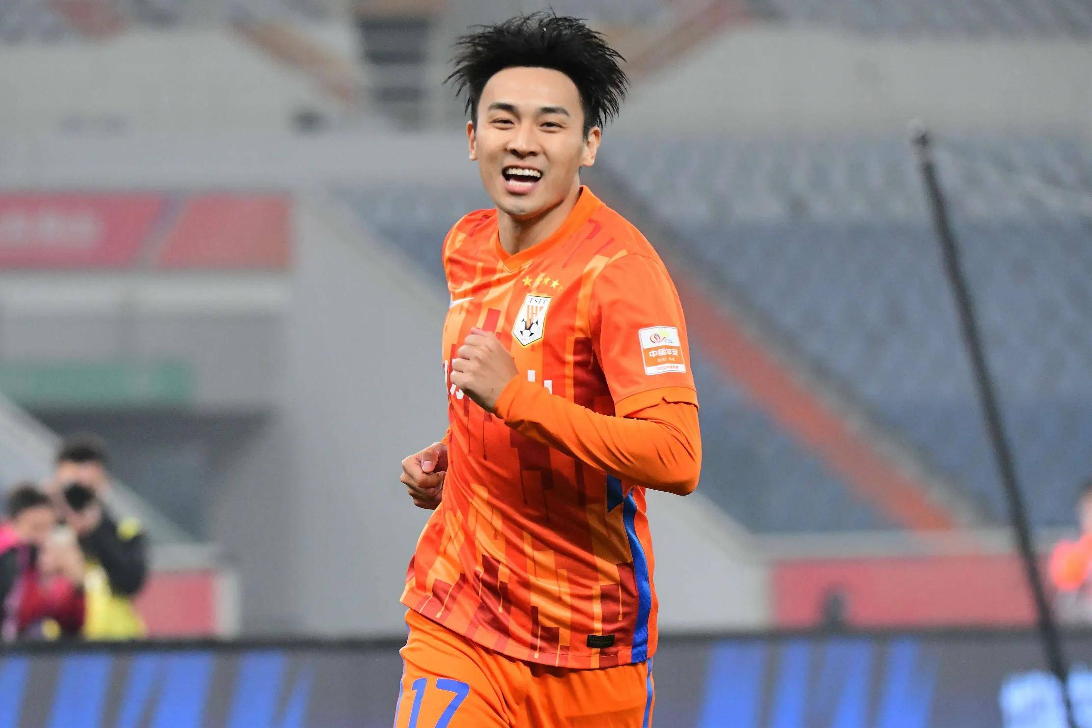 竞技大赛！球员表现出色引发球迷热议