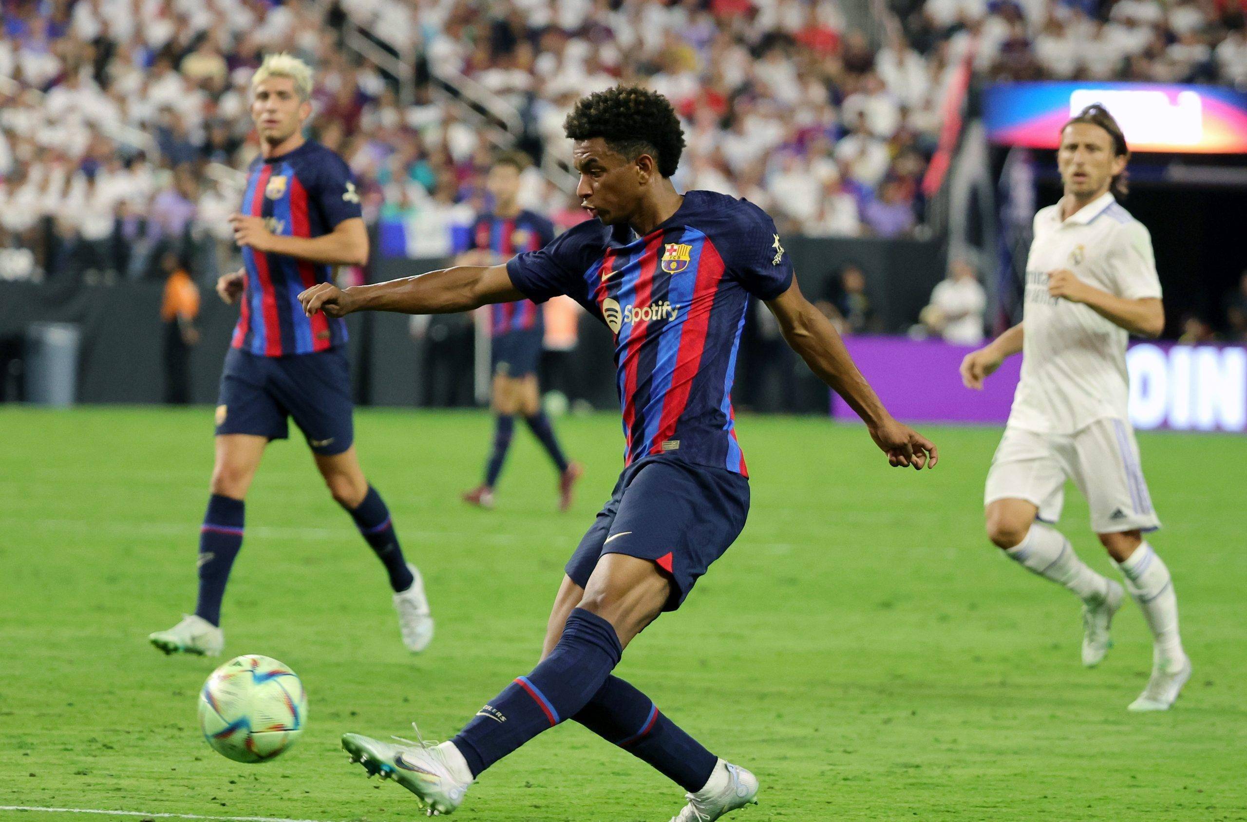 关于巴萨后卫出色发挥，连续场零封对手的信息