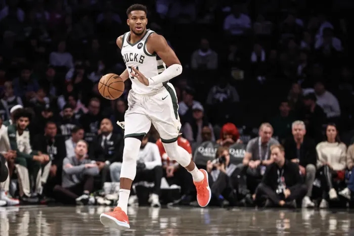 雄鹿巨星字母哥季后赛表现堪忧状态下滑