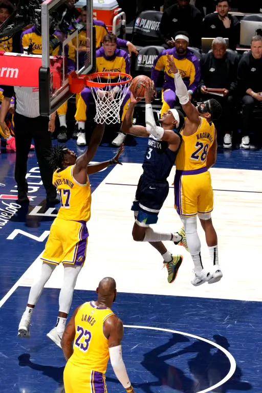 战神重现巅峰，再度击败湖人