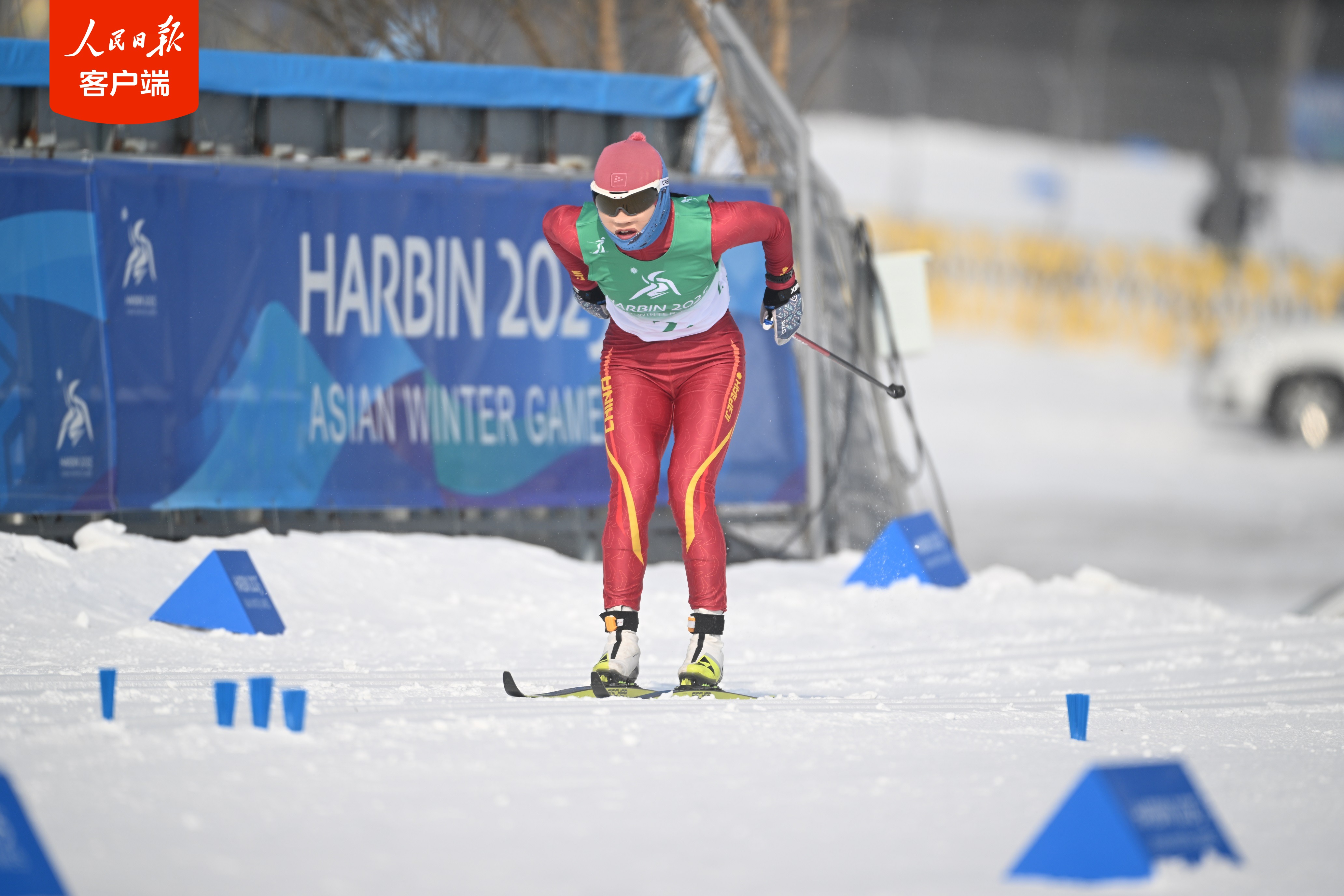 立陶宛代表团在滑雪比赛中勇夺桂冠