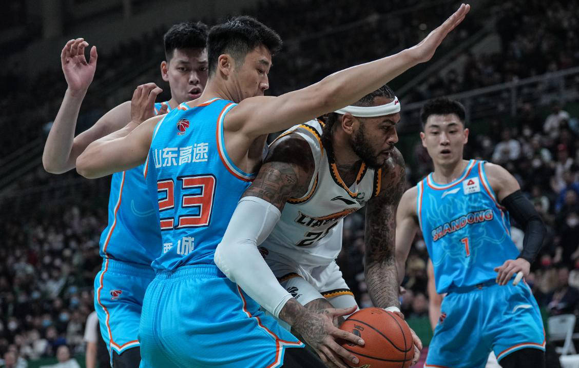 辽宁队高效防守,成功击溃强敌 辽宁队高效防守,成功击溃强敌