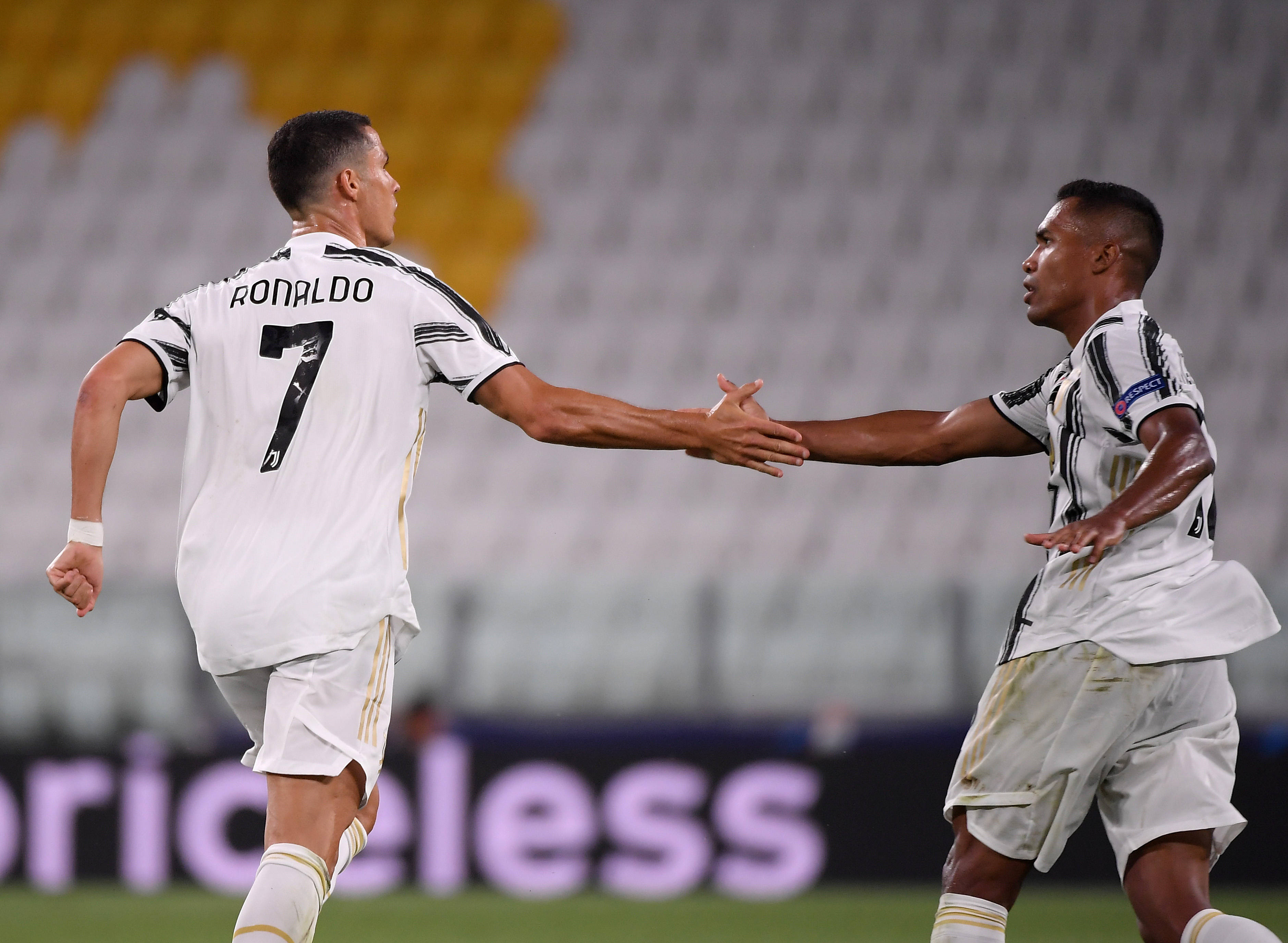 南特客场不敌里昂,遭遇失败 南特客场不敌里昂,遭遇失败