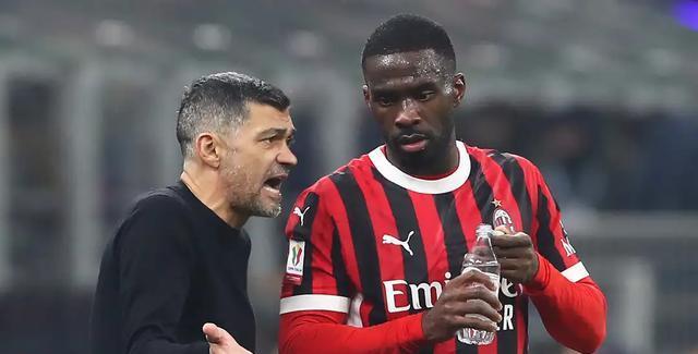 AC米兰主场惨败:恢复艰难!的简单介绍 AC米兰主场惨败:恢复艰难!的简单介绍