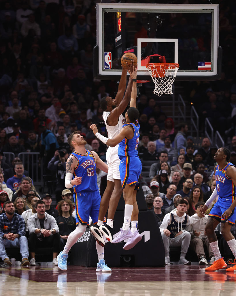 阿伦队在客场比赛中击败对手，积分攀升