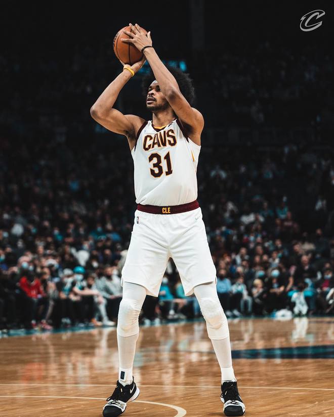 阿伦队在客场比赛中击败对手，积分攀升