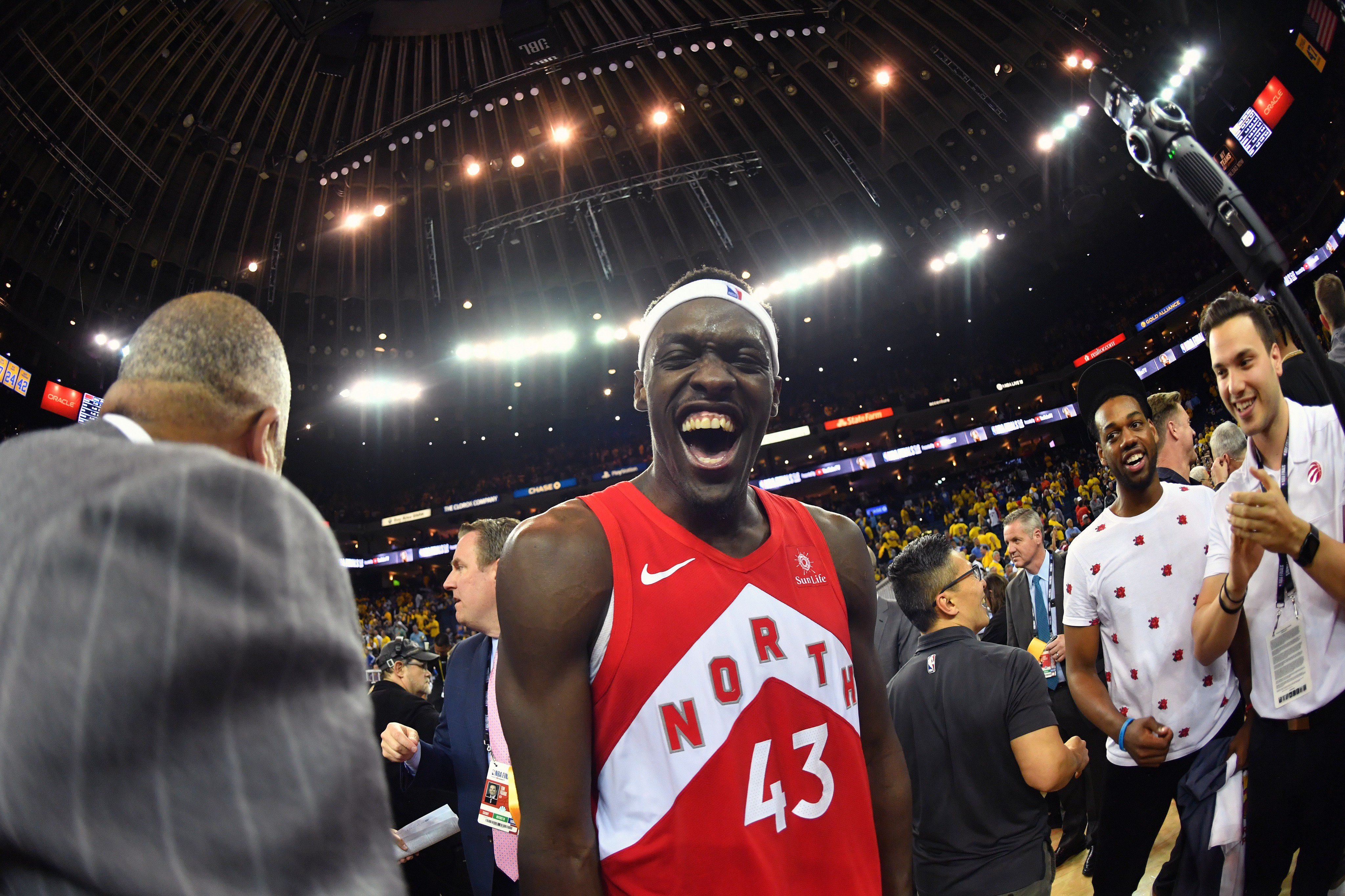 猛龙大胜，西亚卡姆表现抢眼，展现新高度！的简单介绍