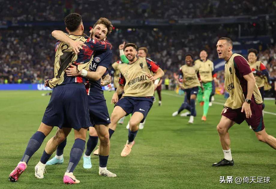 包含巴黎圣日耳曼历史性首胜，晋级半决赛的词条
