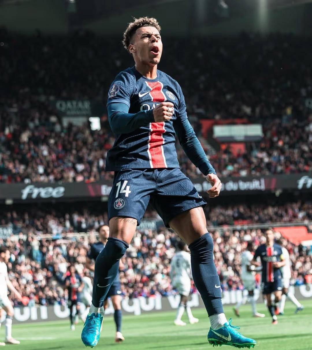 包含巴黎圣日耳曼历史性首胜，晋级半决赛的词条