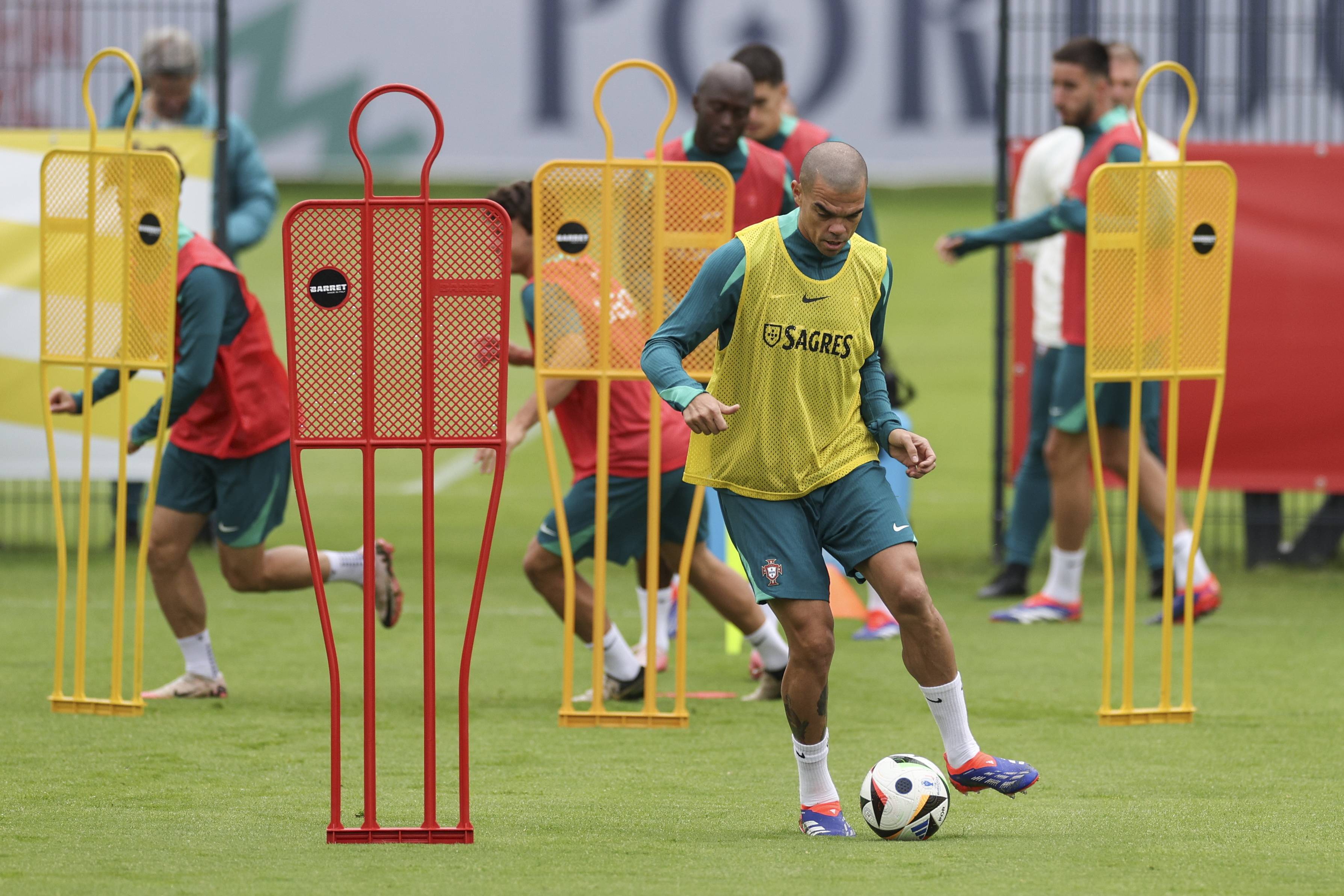 葡萄牙球员表现出色，帮助球队赢得胜利