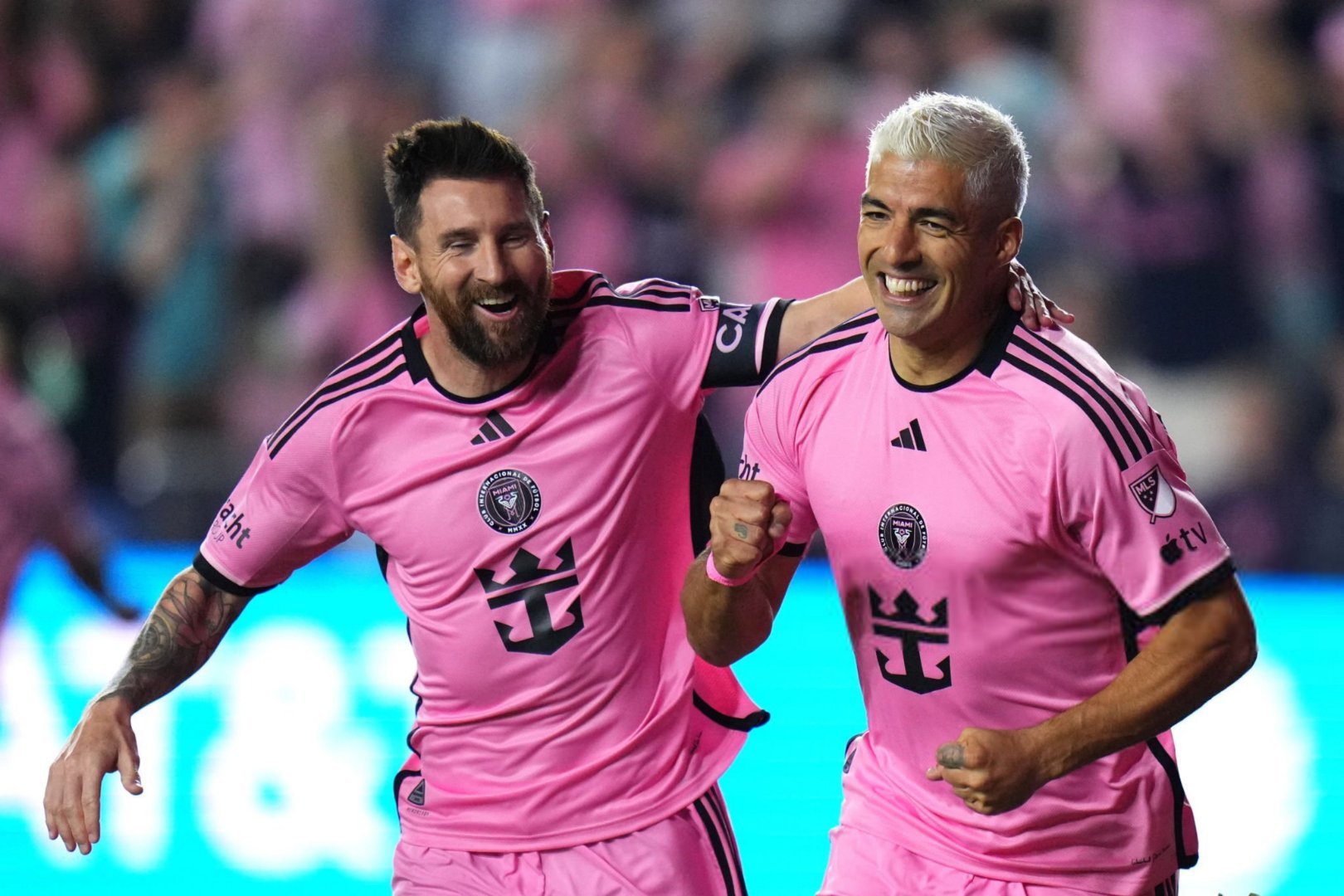 苏亚雷斯梅开二度，巴塞罗那大胜