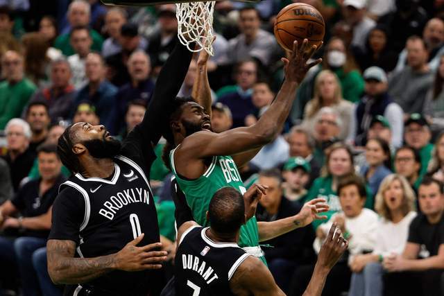 包含篮网主场险胜凯尔特人，抢先东部榜首的词条