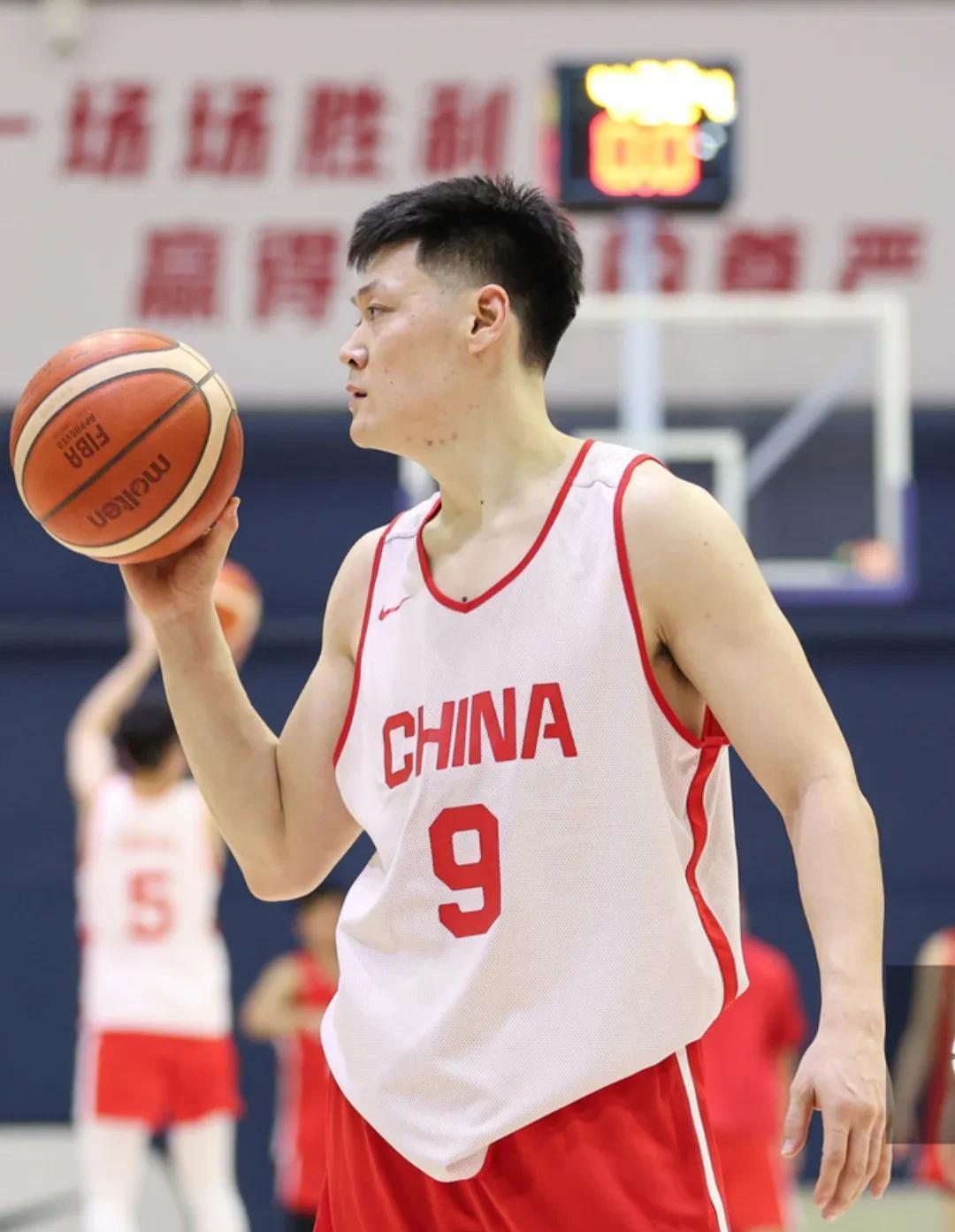 河北男篮逆转胜出，外线得分引领胜利