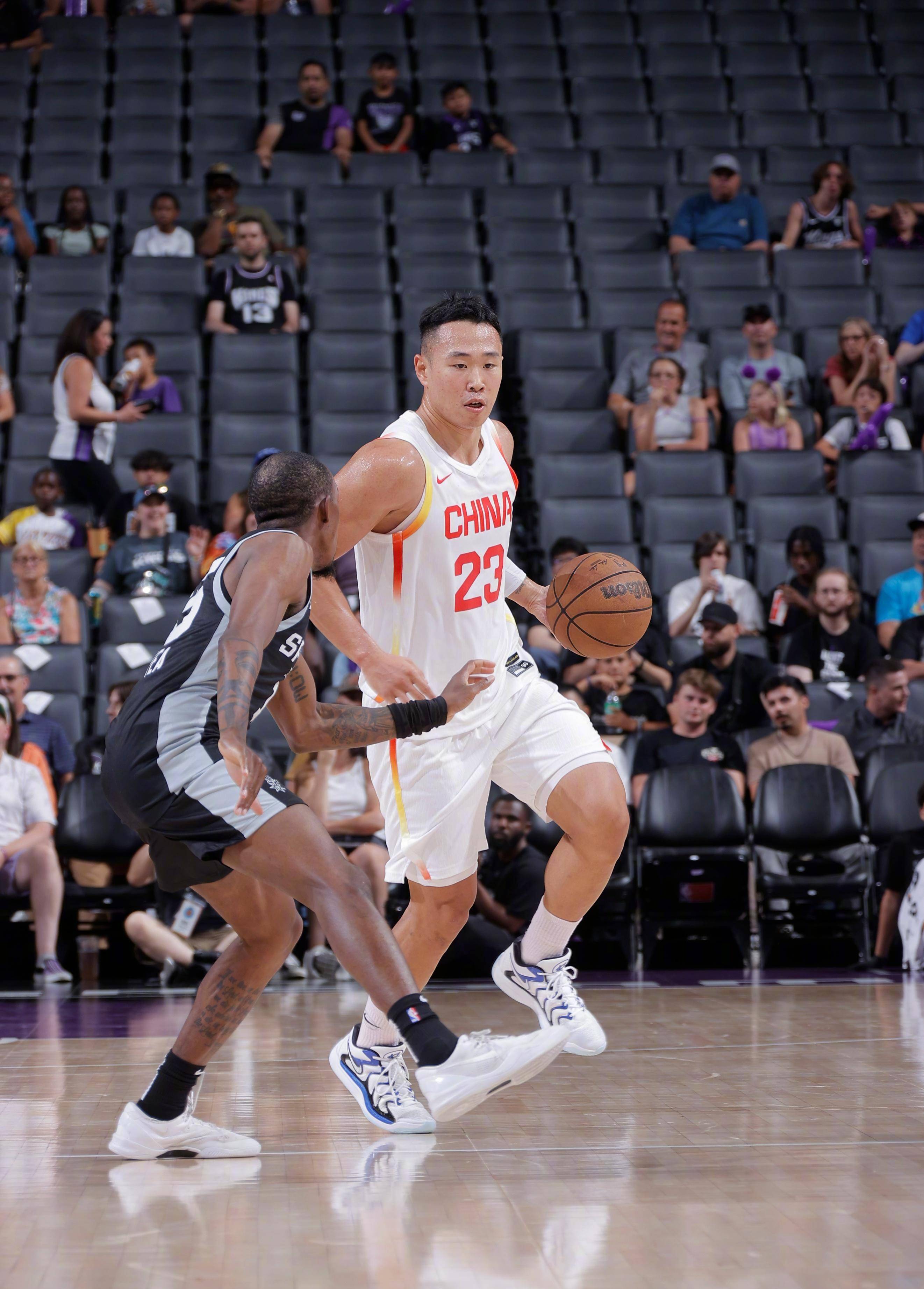 河北男篮逆转胜出，外线得分引领胜利