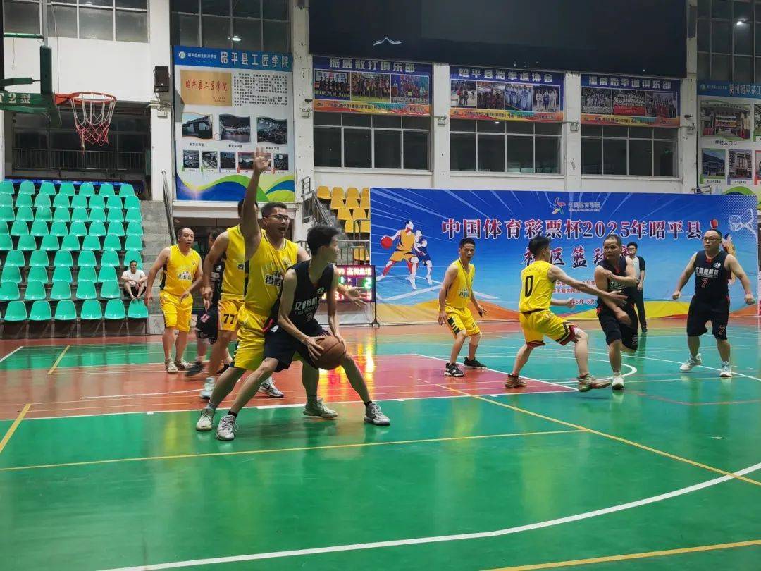 体育之魂挥洒赛场，选手们全情投入