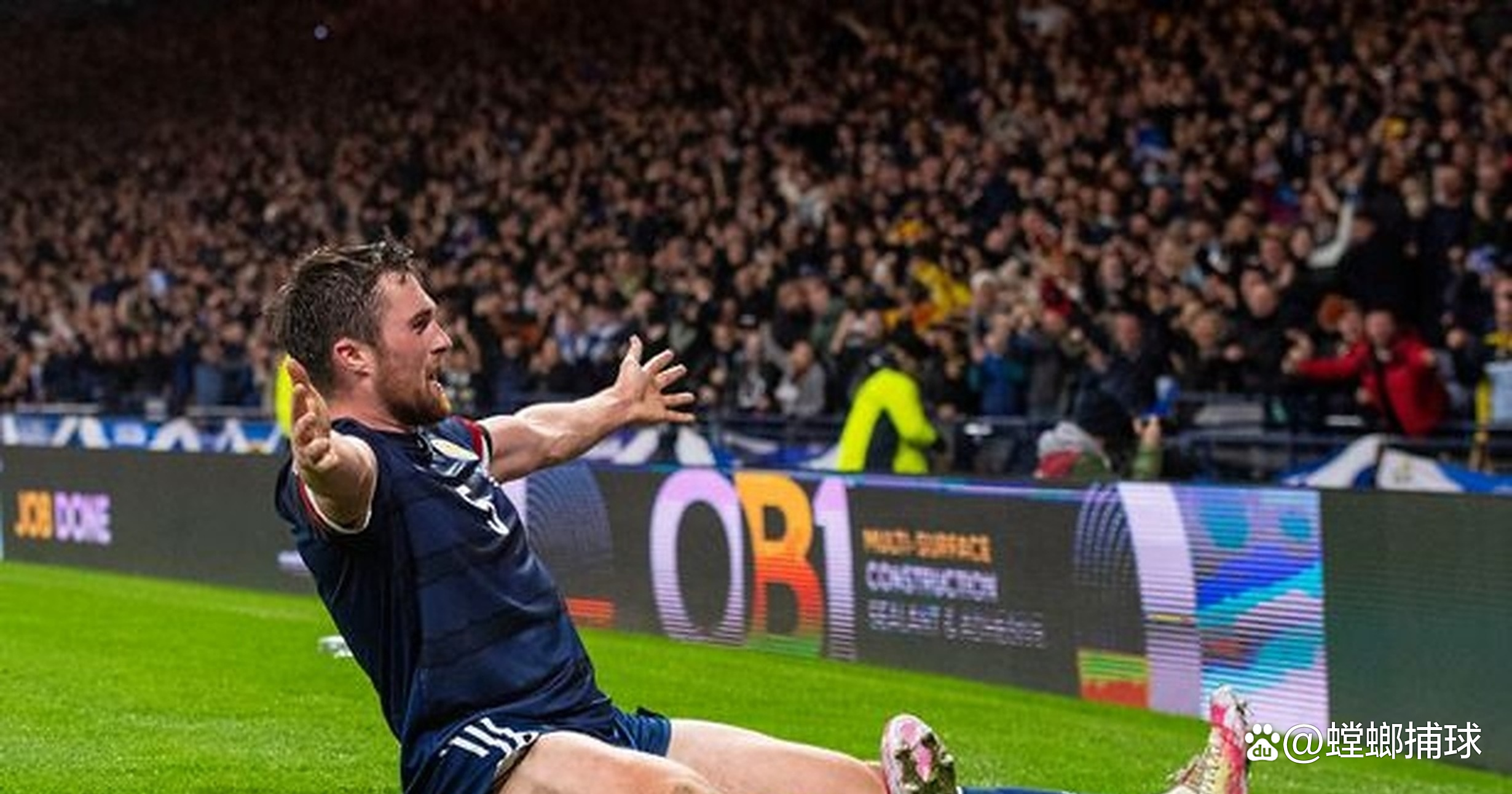 关于利兹联签下新后卫，希望改善防守问题的信息