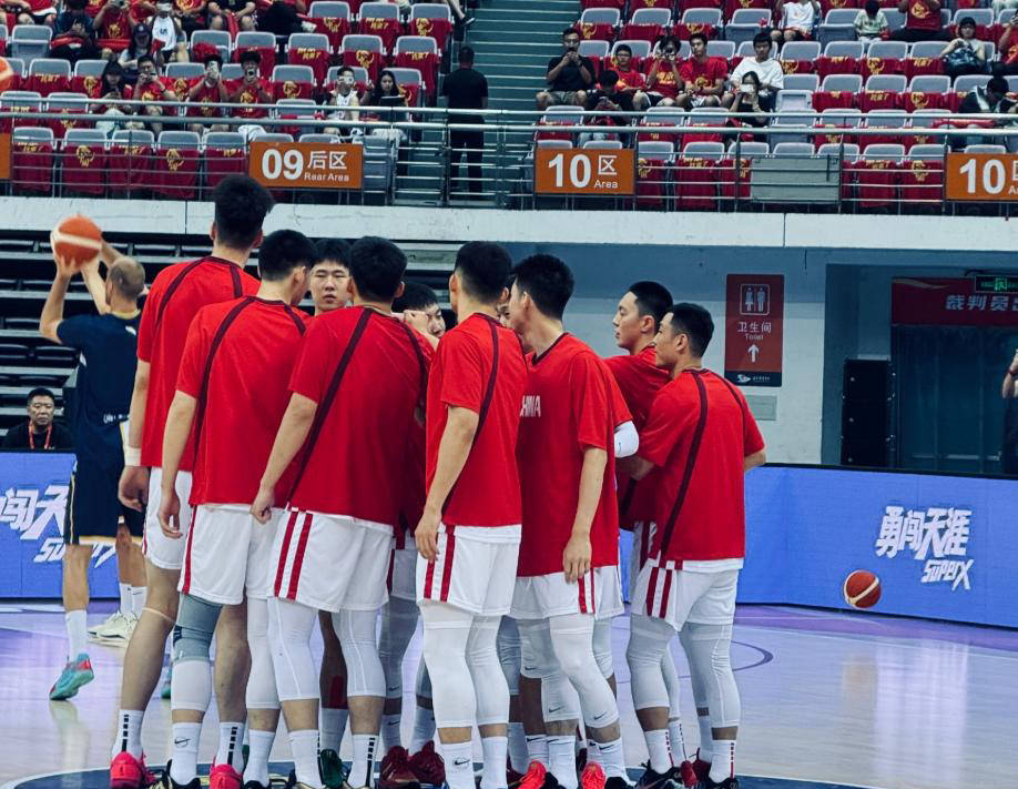 关于男篮世界杯热身赛打响,球队备战冲击冠军的信息 关于男篮世界杯热身赛打响,球队备战冲击冠军的信息