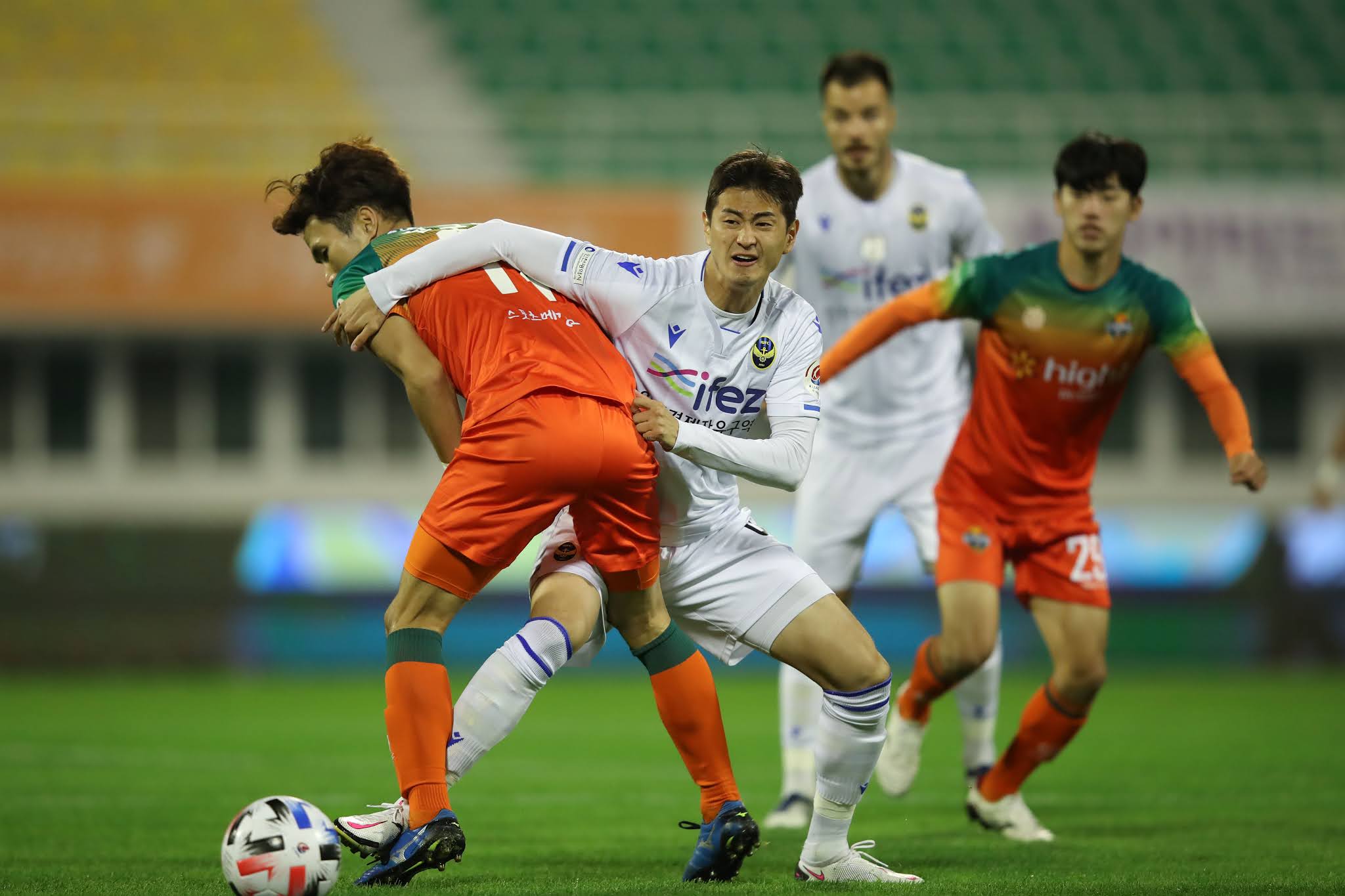 赫尔塔柏林客场逼平对手，奠定平局