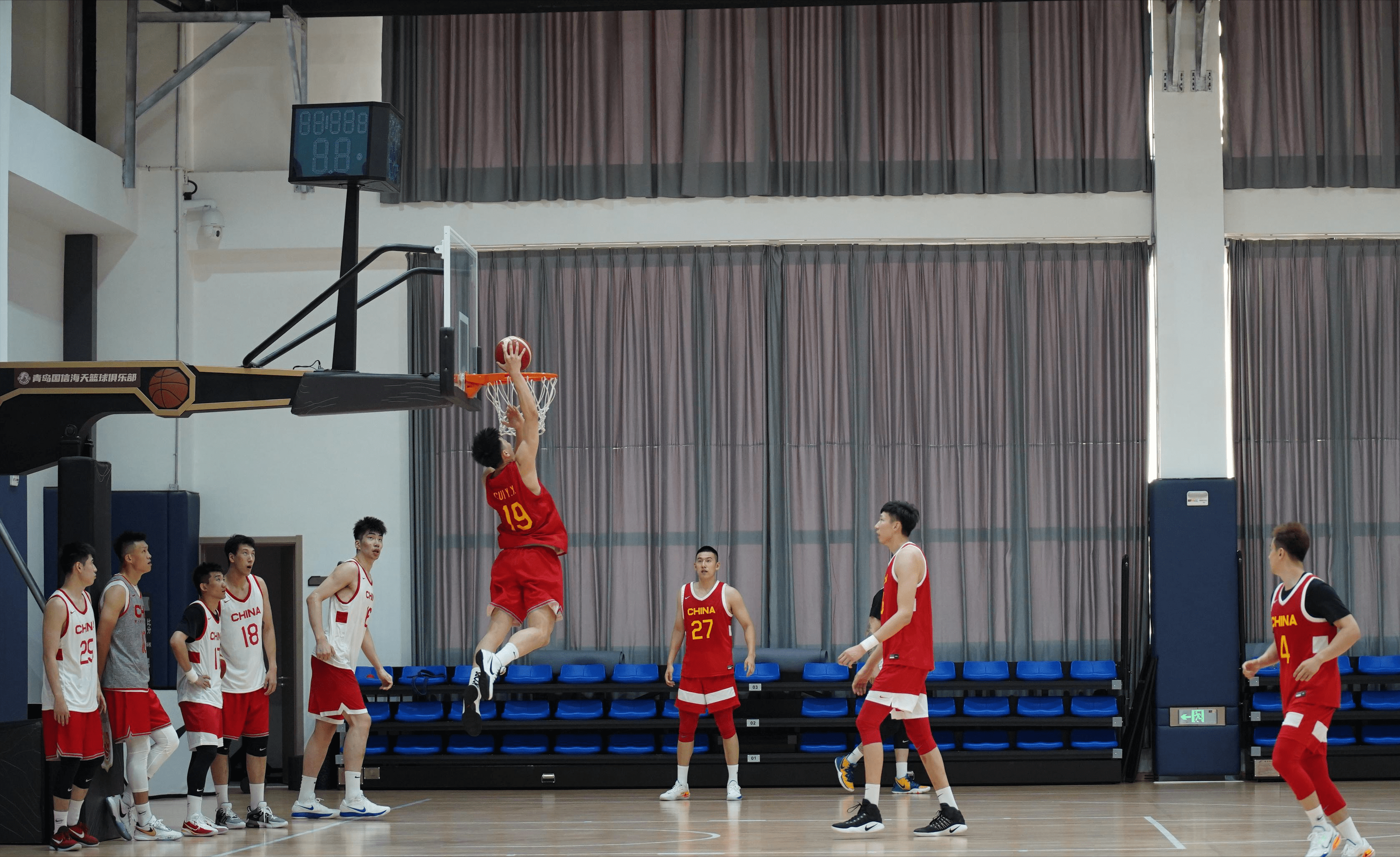 率先晋级八强黄河抗洪,河南男篮势如破竹踏浪前行 率先晋级八强黄河抗洪,河南男篮势如破竹踏浪前行