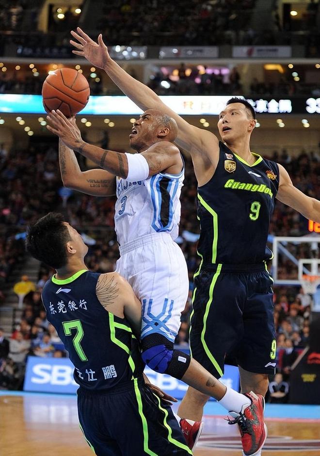 广东队主场大胜,豪取六连胜,势不可挡 广东队主场大胜,豪取六连胜,势不可挡