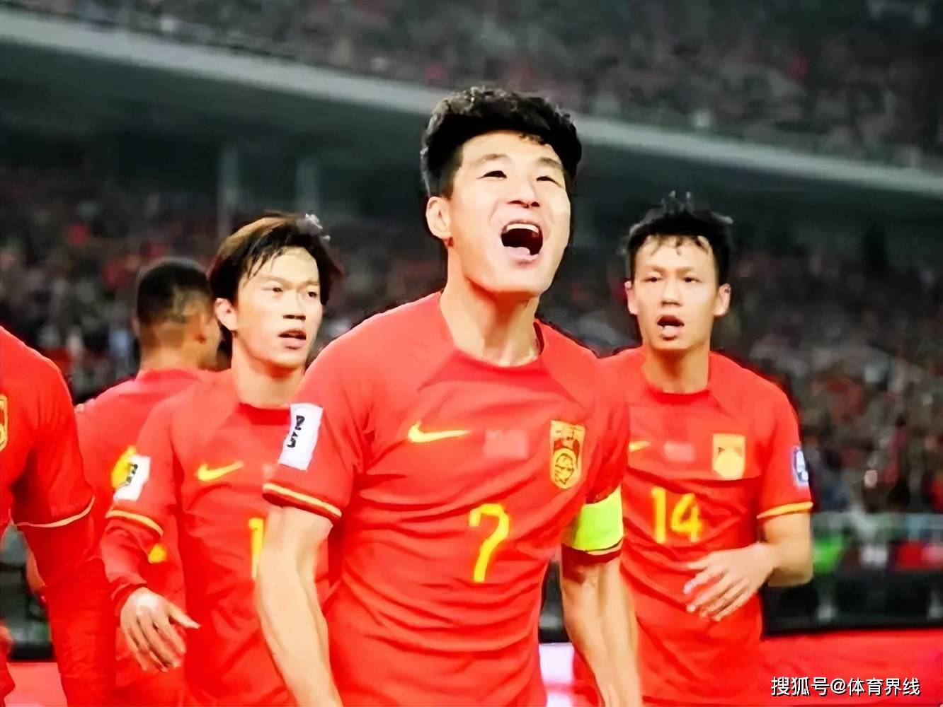 站上巅峰!亚洲足坛领军人物抢头条 站上巅峰!亚洲足坛领军人物抢头条