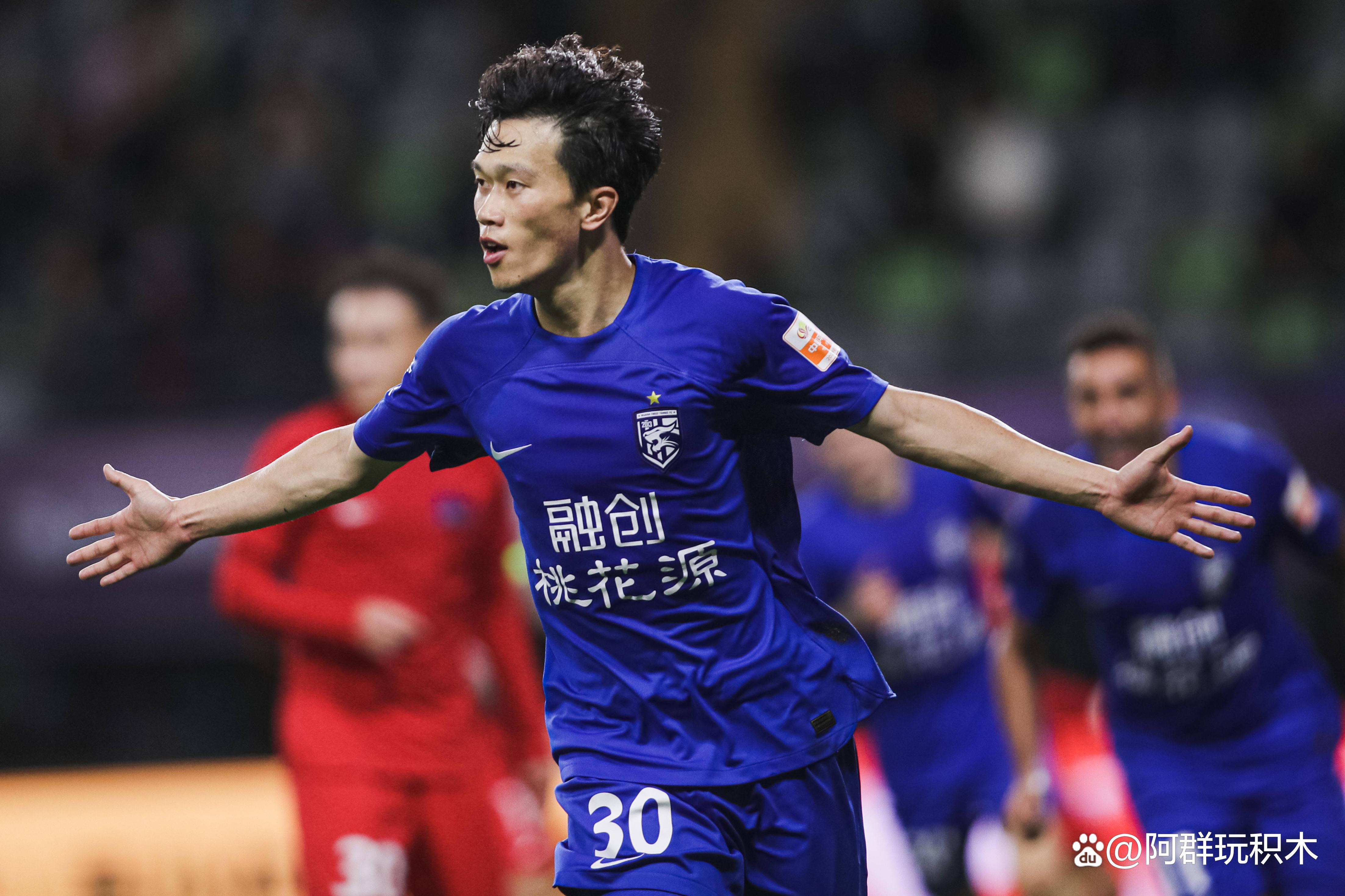 中超球员技术精湛,被誉为绝版足坛新星 中超球员技术精湛,被誉为绝版足坛新星