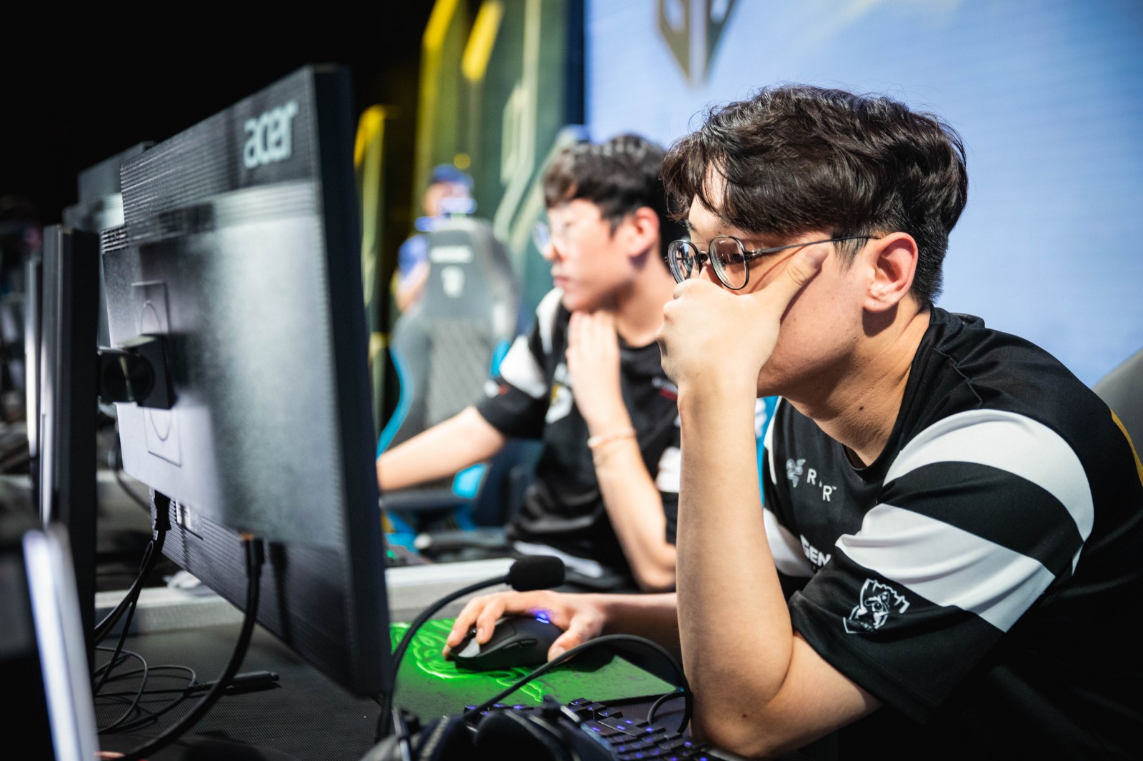 包含GEN轻取KT,Caps团战一打五强强对话成都决赛之夜,锁定晋级资格的词条 包含GEN轻取KT,Caps团战一打五强强对话成都决赛之夜,锁定晋级资格的词条