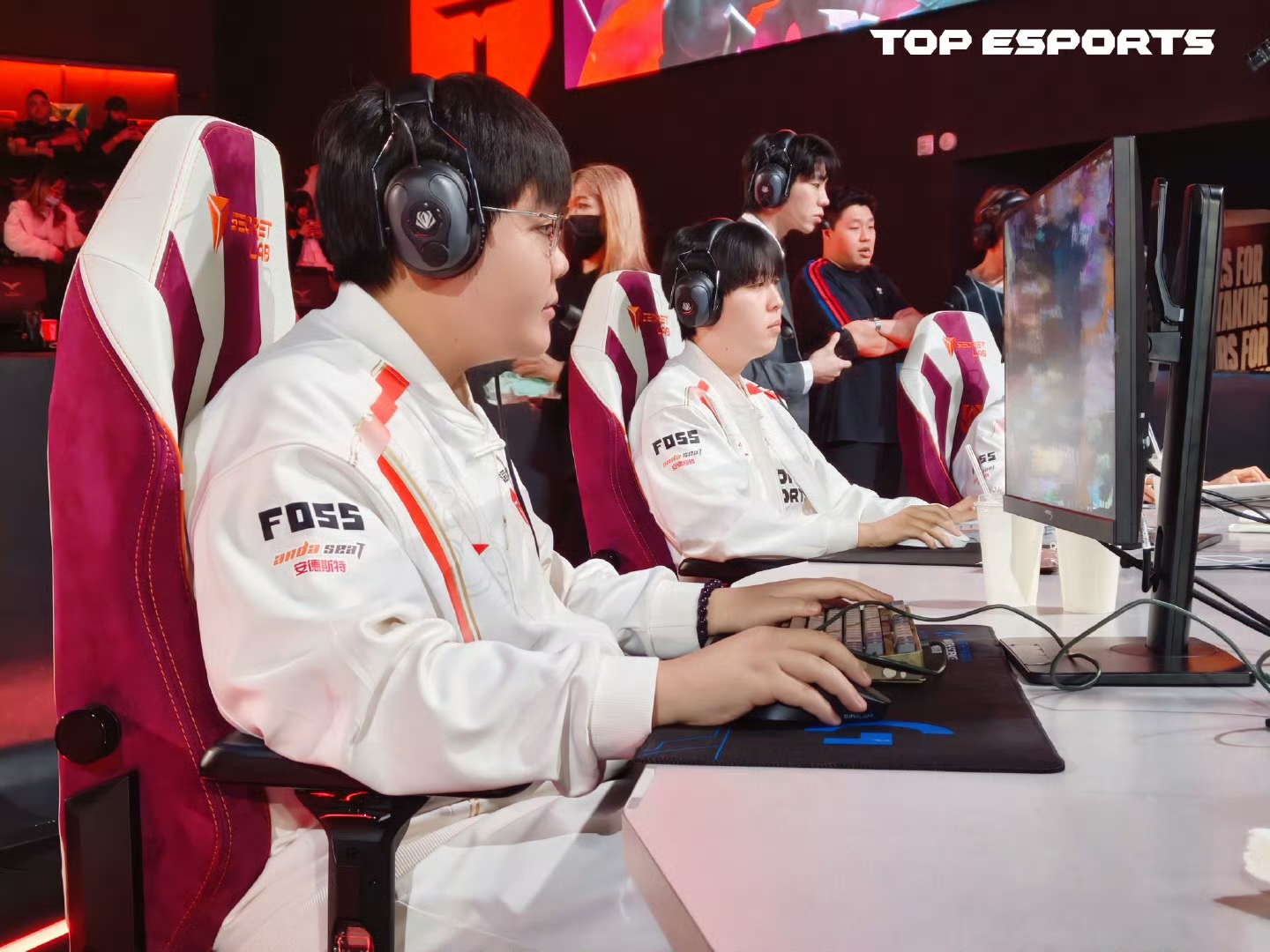 C9碾压LGD,Viper开启传奇时刻顶尖较量八强赛,留下经典瞬间 C9碾压LGD,Viper开启传奇时刻顶尖较量八强赛,留下经典瞬间