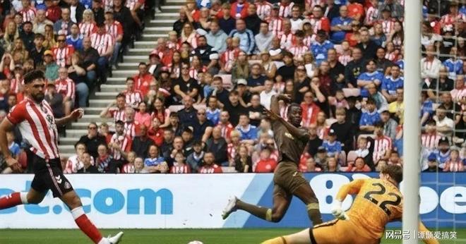 曼联不敌桑德兰,英超冠军悬念再起 曼联不敌桑德兰,英超冠军悬念再起