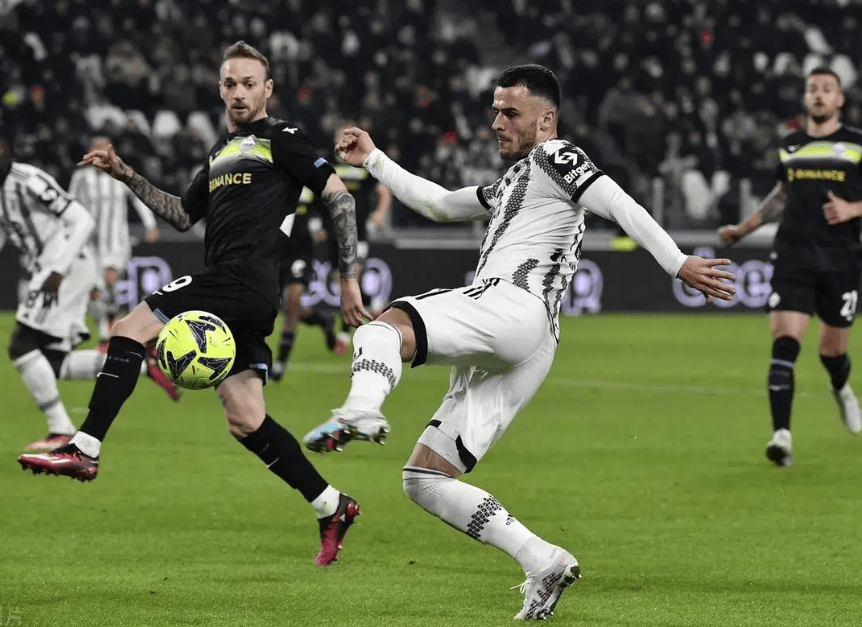 尤文图斯客场不敌拉齐奥：冠军希望受挫的简单介绍