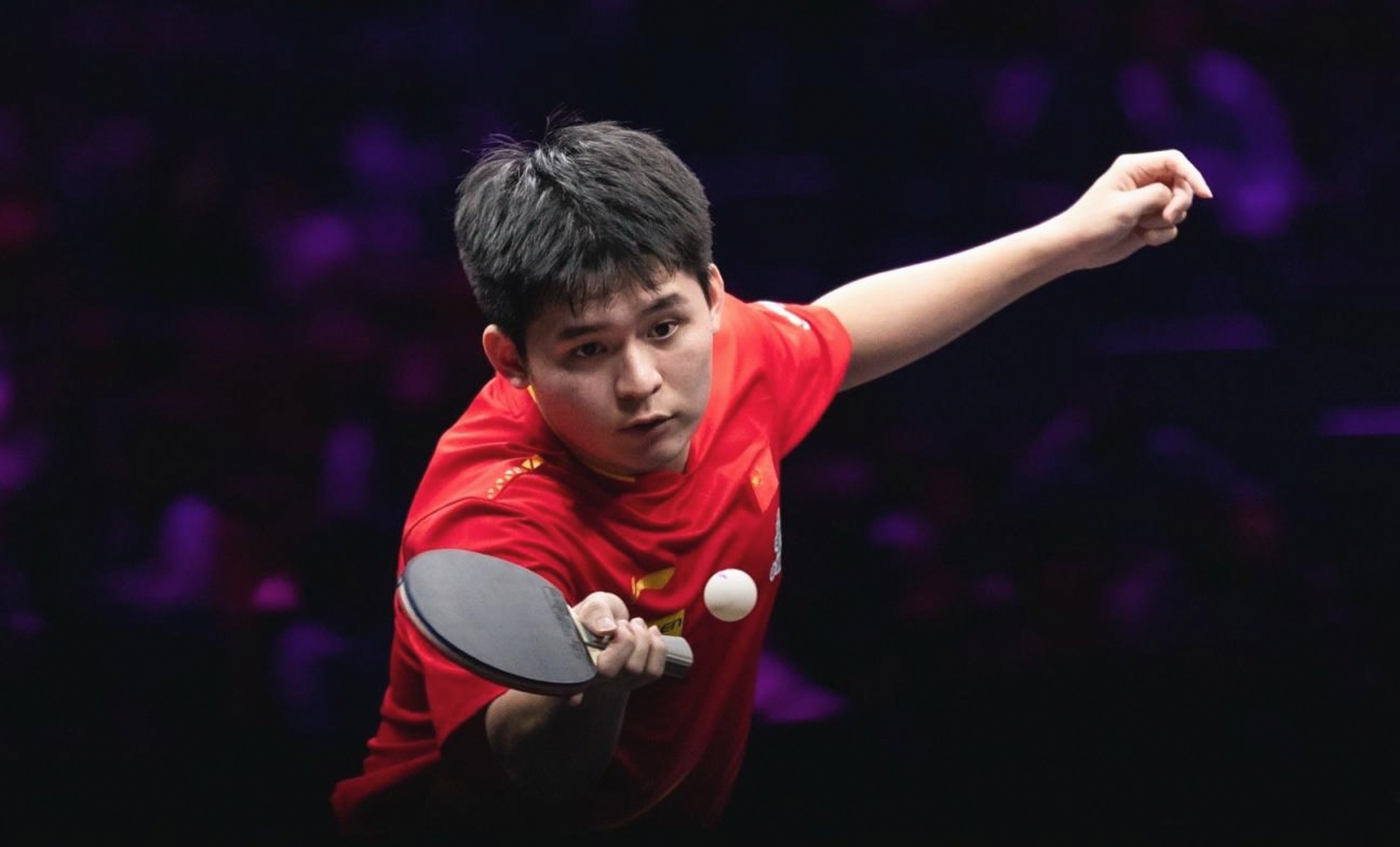 一位老将在比赛中表现出色，引发了许多热议