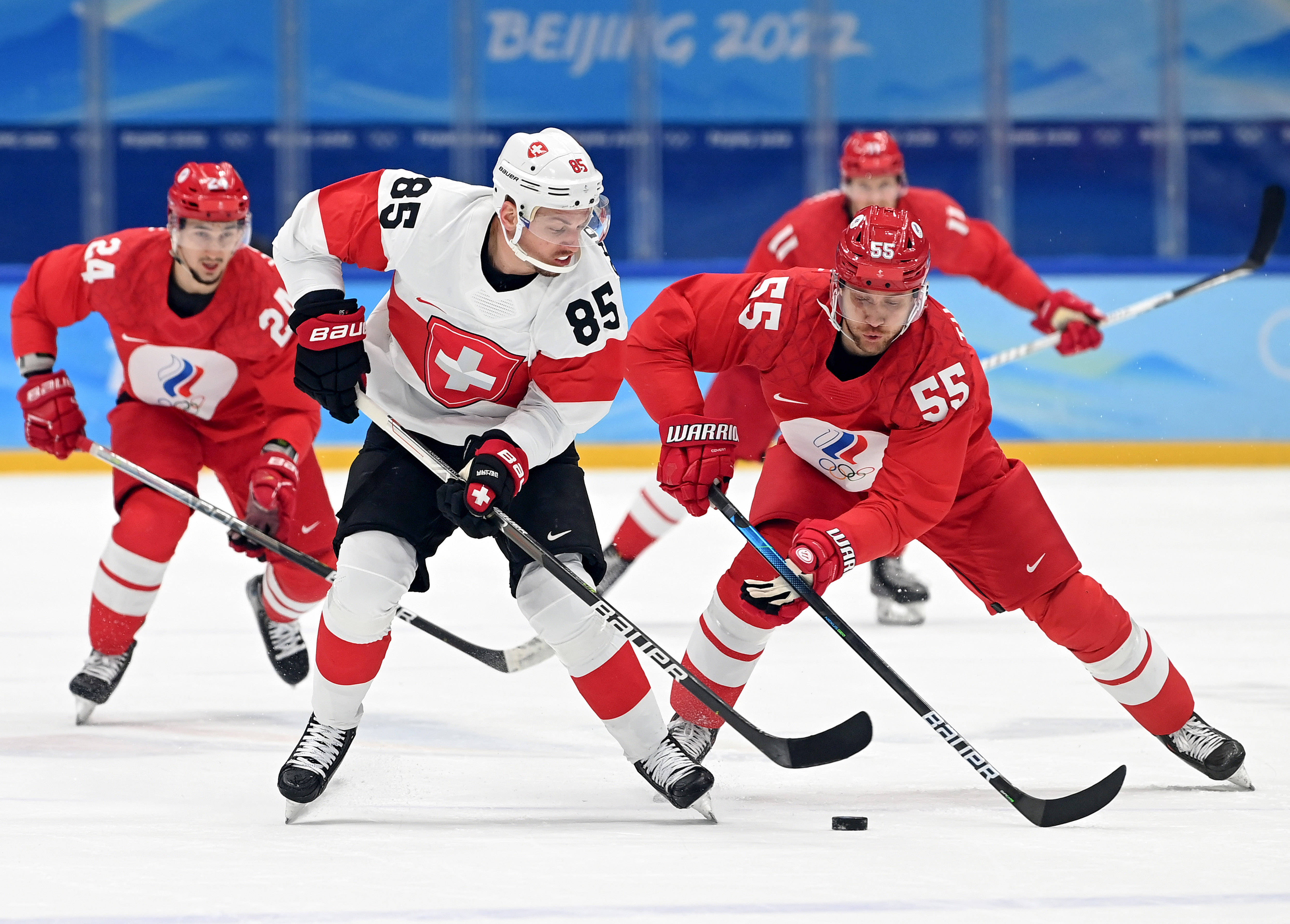 关于瑞士冰球队实力强劲闯入半决赛的信息