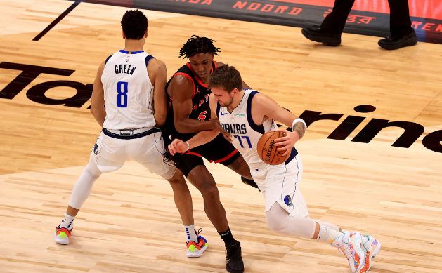 猛龙逆转山东队,东契奇带队取胜 猛龙逆转山东队,东契奇带队取胜