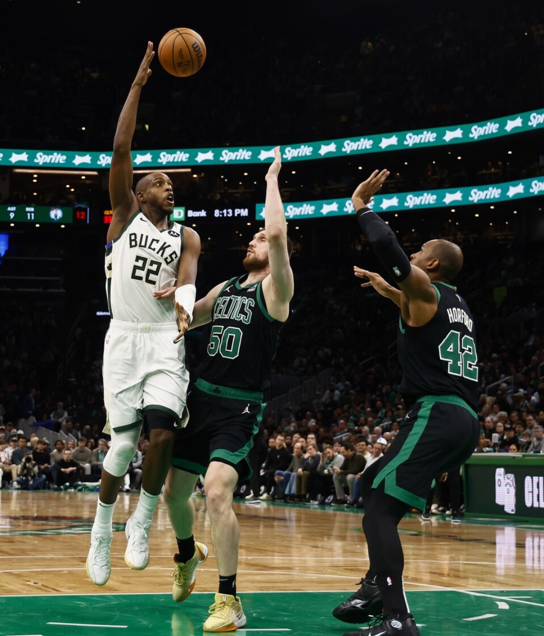 凯尔特人横扫雄鹿,易建联高光表现 凯尔特人横扫雄鹿,易建联高光表现