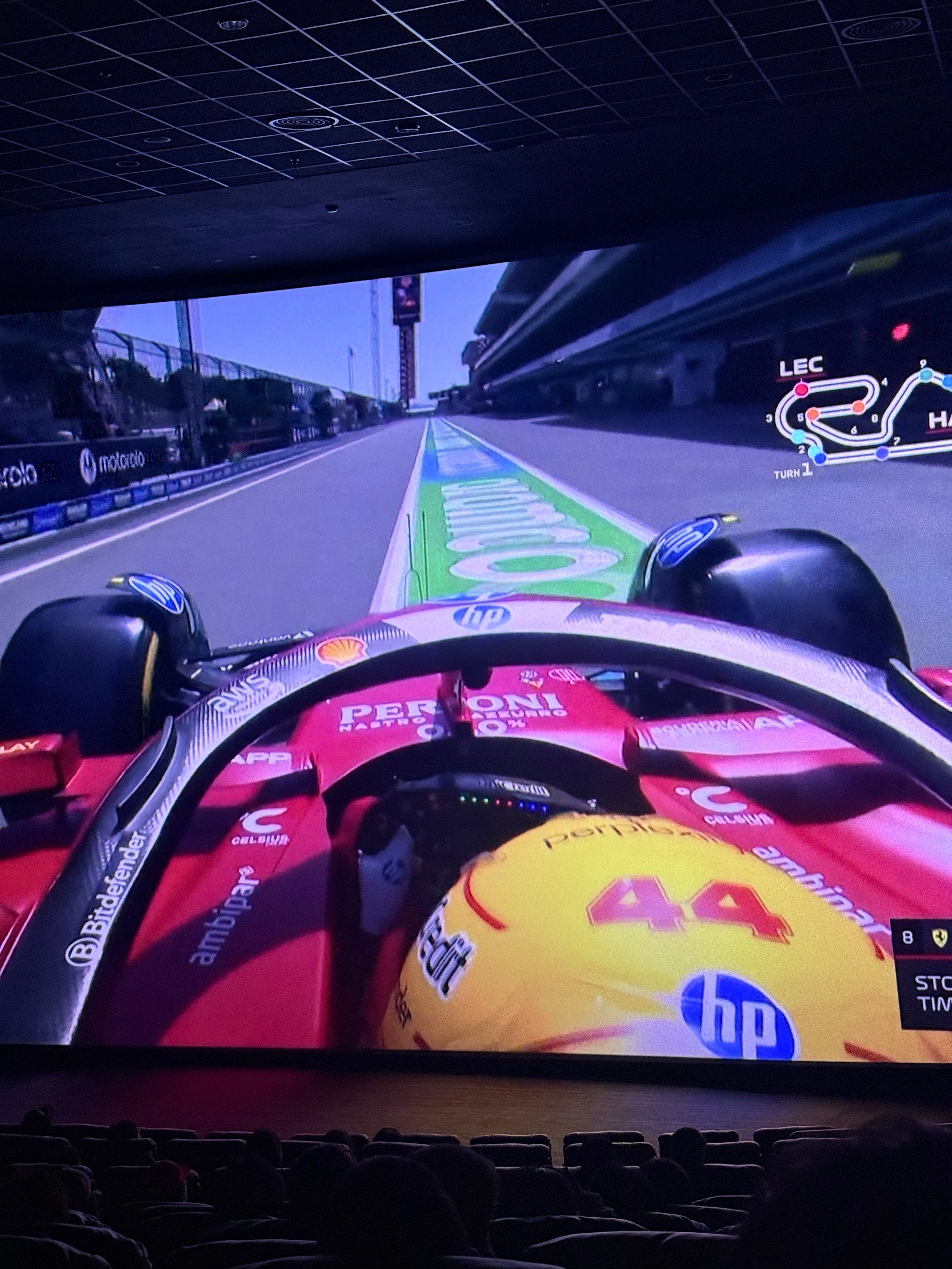 关于雷诺车队碾压迈凯伦,皮亚斯特里点燃赛场的信息 关于雷诺车队碾压迈凯伦,皮亚斯特里点燃赛场的信息