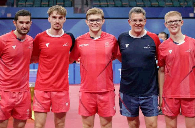 英格兰队鏖战法国队，许昕带队取胜