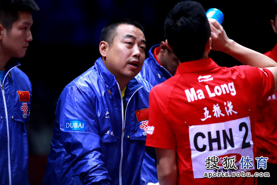 英格兰队鏖战法国队，许昕带队取胜