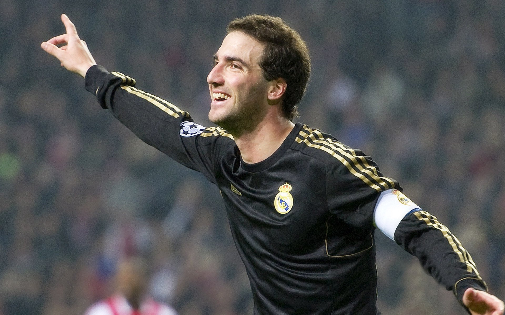 击败的不是对手，是历史 冰岛在世界排名焦点战中强势逆袭波兰